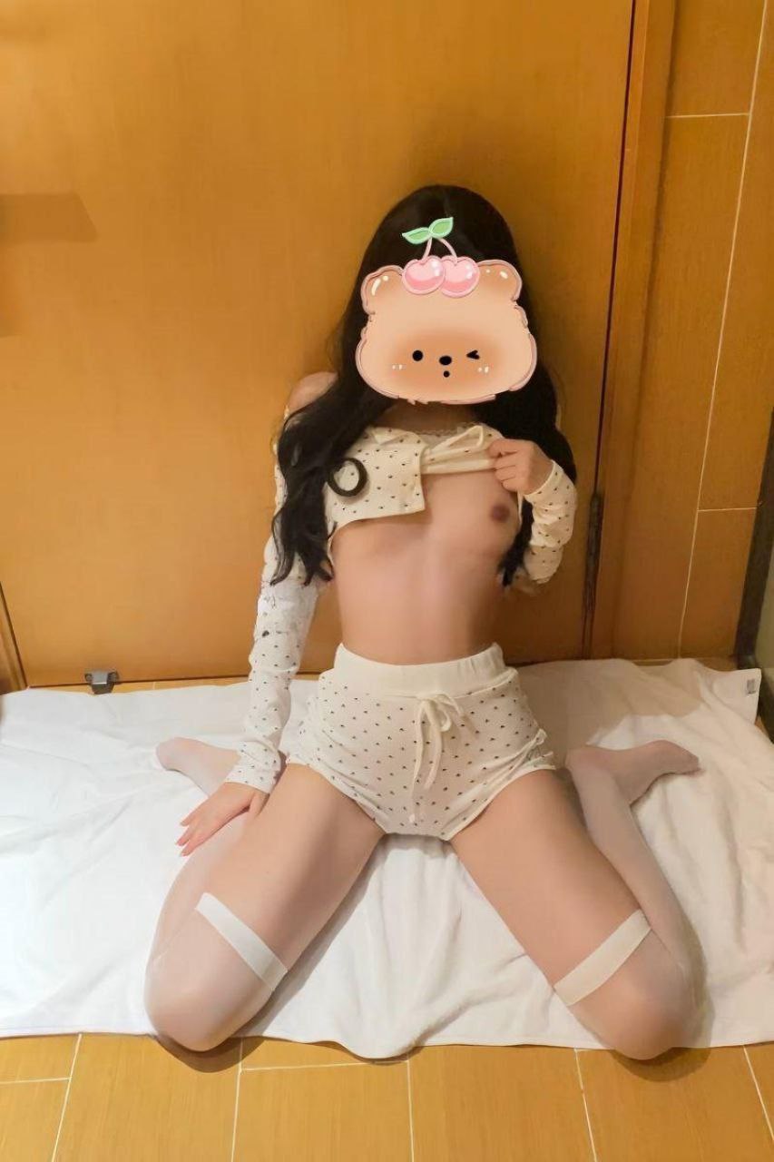 小受被用各种姿势进入メイリン モデルコレクション メ完整版免费...高清在线观看